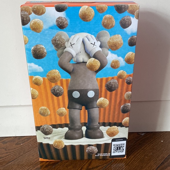 Kaws & Reeses puffs collab family size - Picture 2 of 4